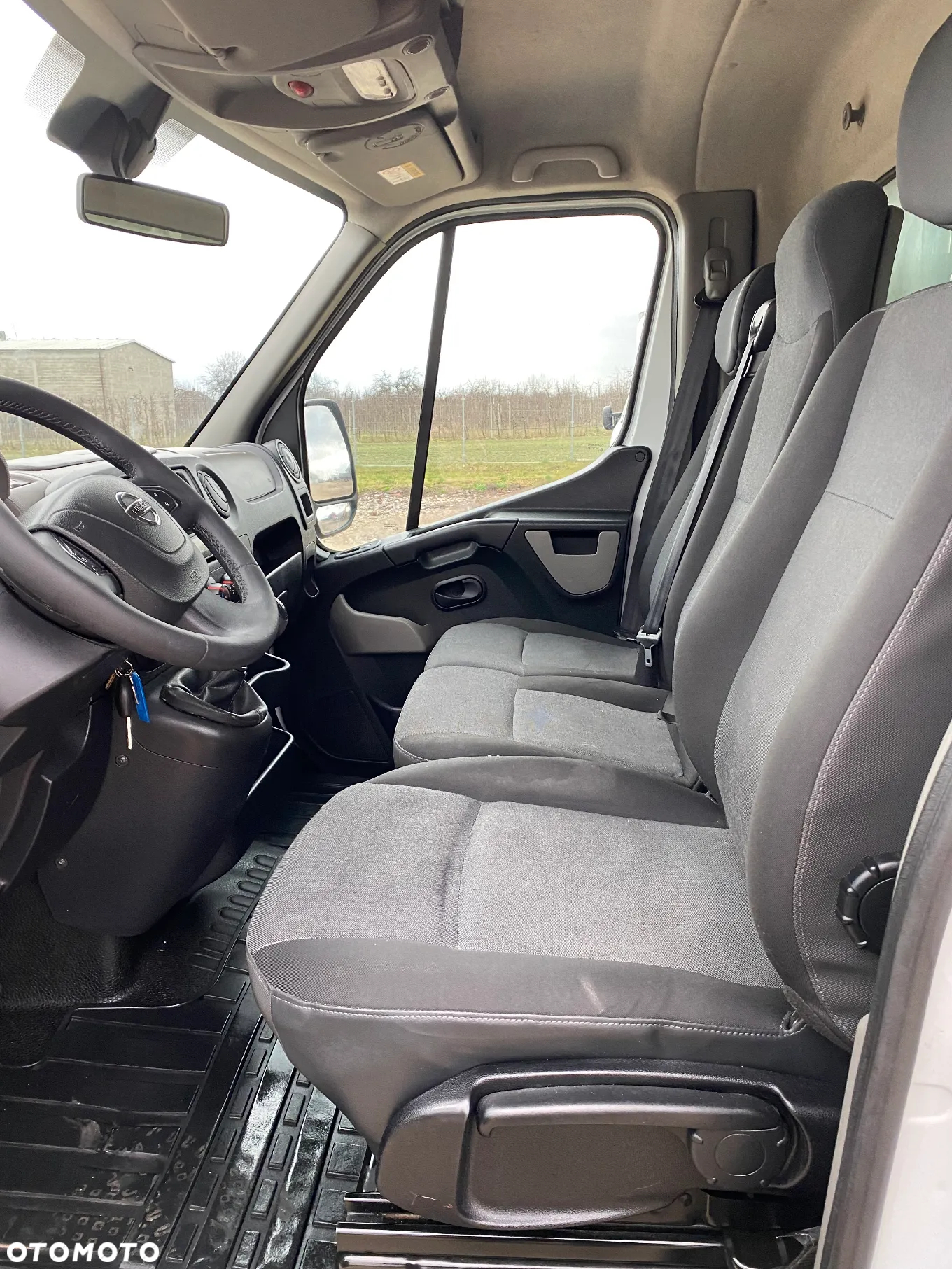 Nissan NV 400 - 5