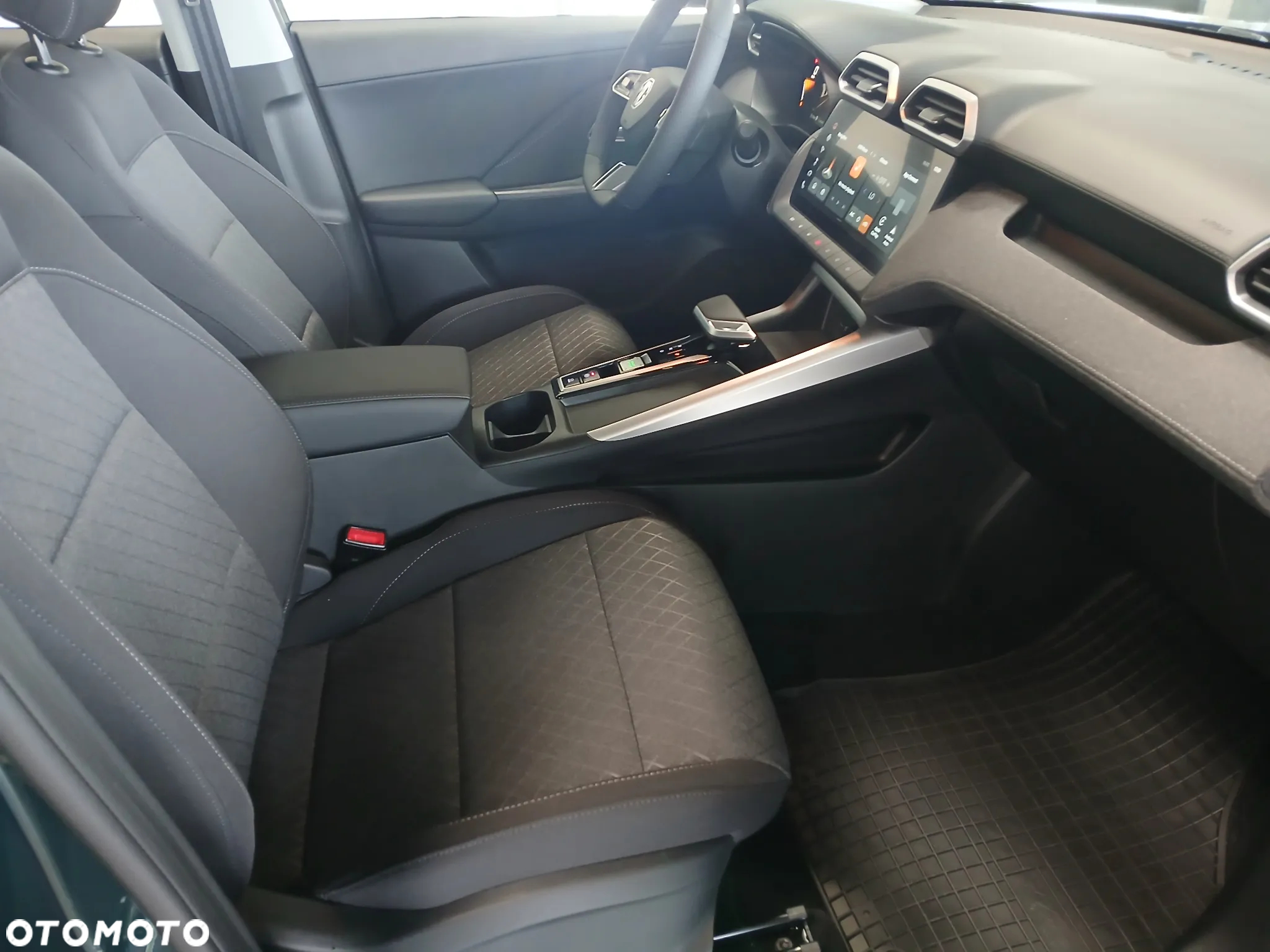 MG ZS Hybrid+ - 12