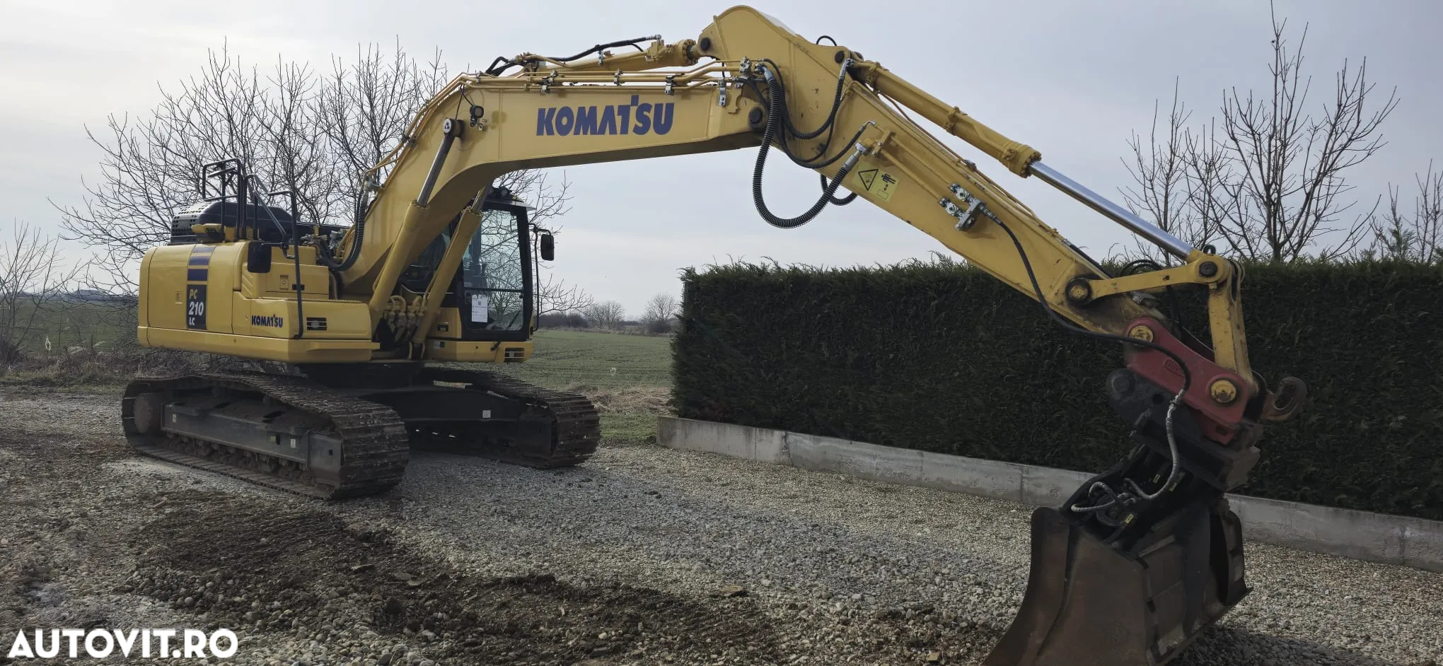 Komatsu PC210LC - 2
