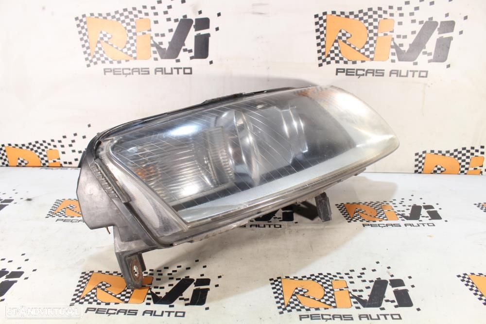 Ótica / Farol Direito Audi A6 (4F2, C6)  Ótica Penduda / Passageiro Au - 4