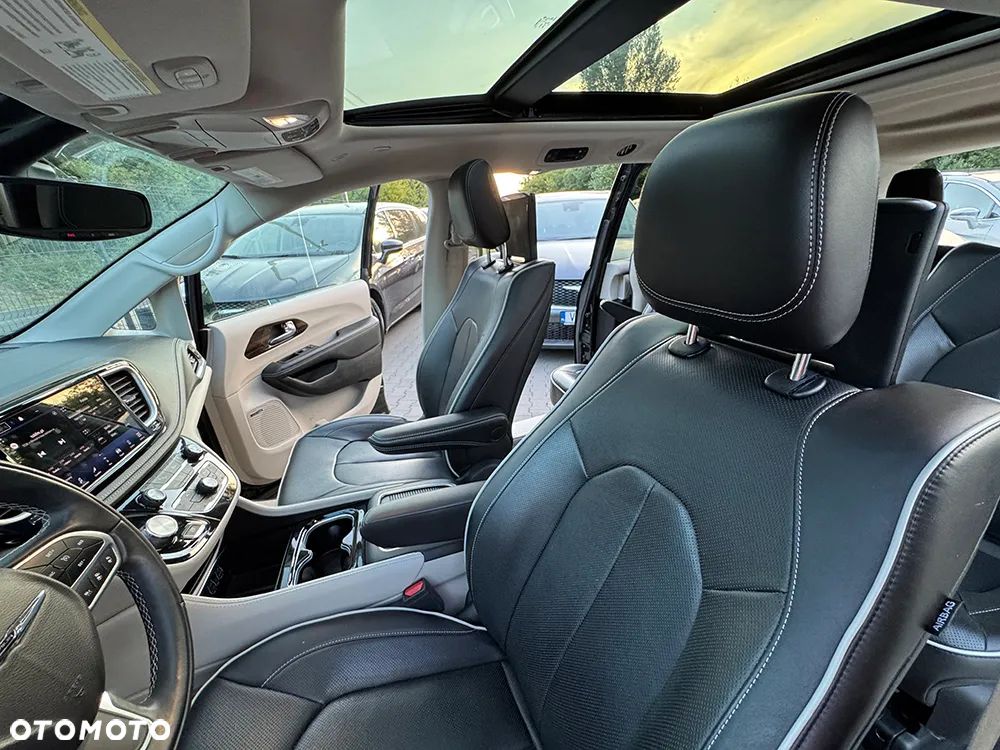 Chrysler Pacifica - 18