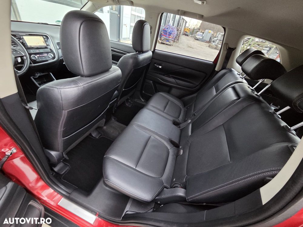 Mitsubishi Outlander 2.2 DI-D 4WD Automatik Diamant Edition+ - 29