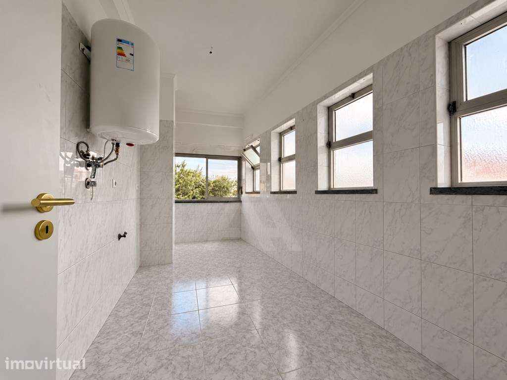 Apartamento T1 em Agualva-Cacém com elevador e 2 varandas - Grande imagem: 4/17