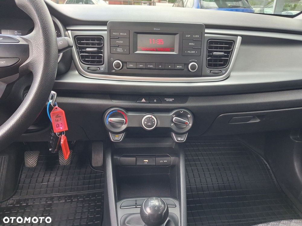 Kia Rio - 12