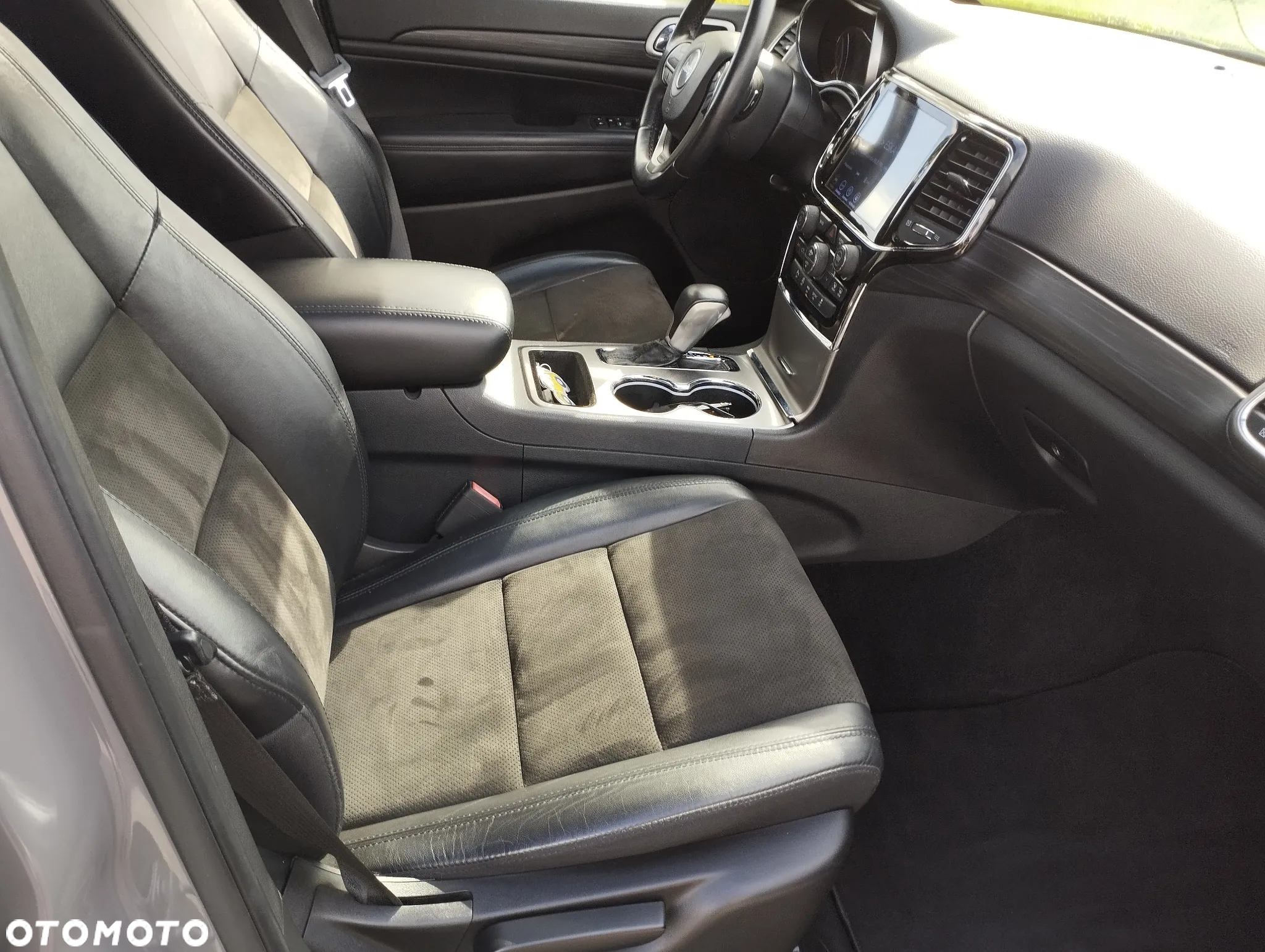 Jeep Grand Cherokee 3.6 V6 Laredo - 24