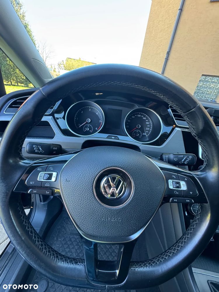Volkswagen Touran 2.0 TDI SCR (BlueMotion Technology) DSG Comfortline - 17