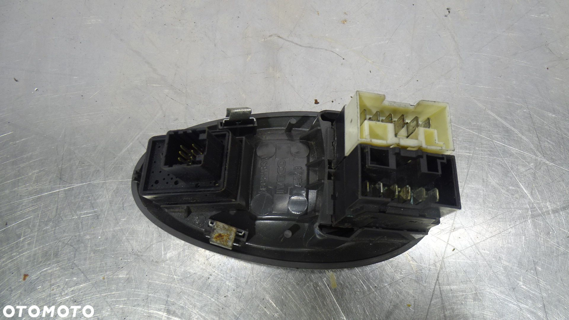 PANEL STEROWANIA SZYB IVECO DAILY III 2.8 - 3