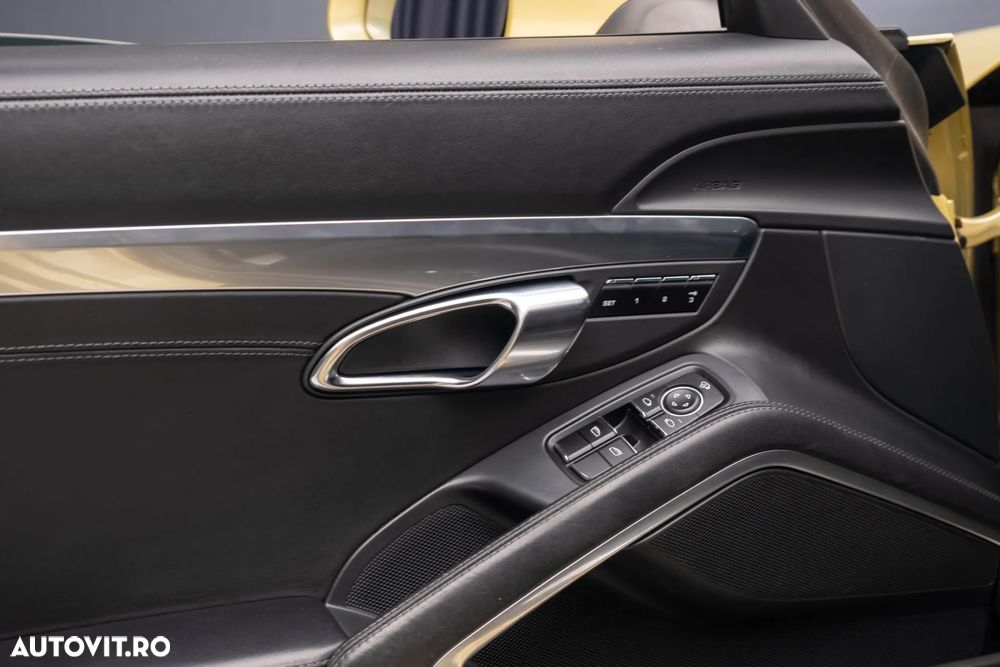 Porsche 911 Carrera 4S PDK - 31