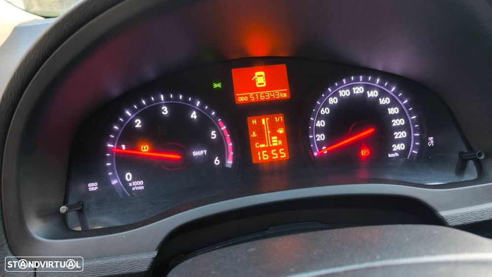 Toyota Avensis SD 2.0 D-4D Luxury - 9