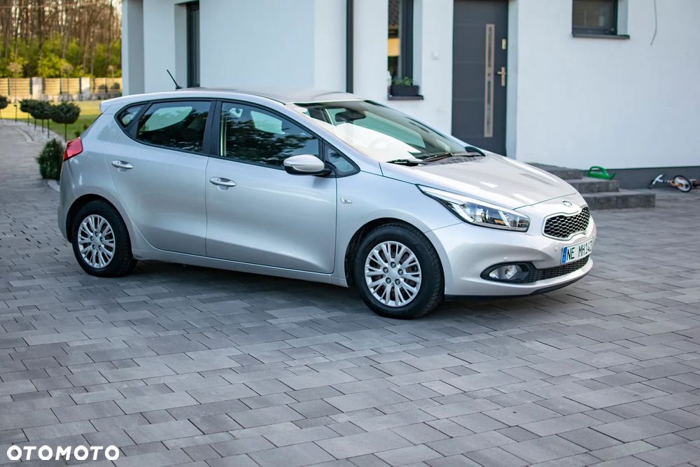 Kia Ceed - 16