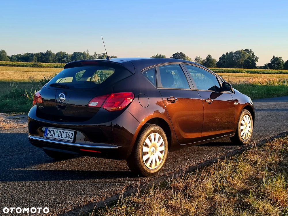 Opel Astra 1.6 Cosmo - 11