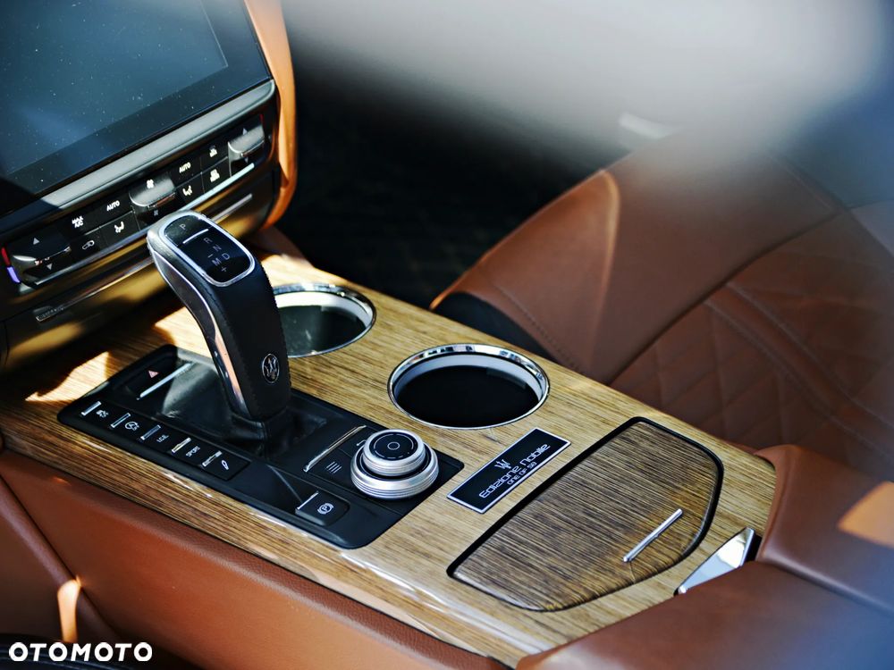 Maserati Quattroporte - 26