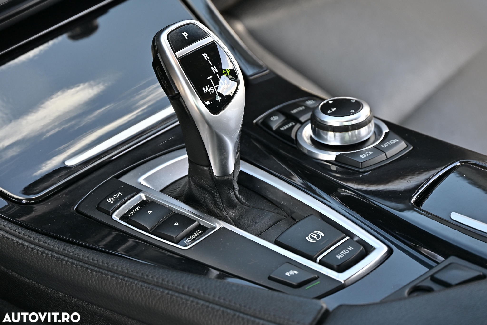 BMW Seria 5 520d - 24