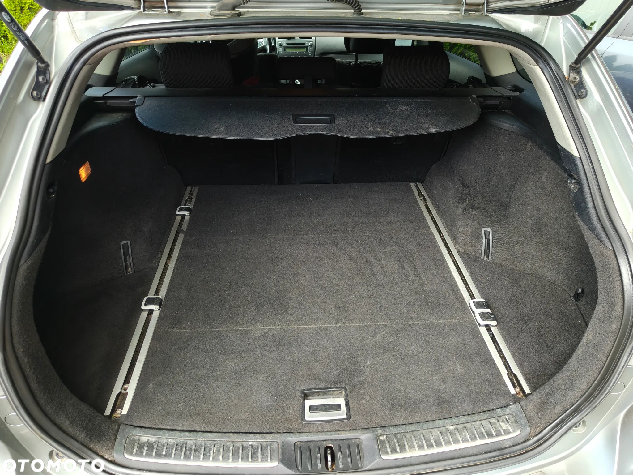 Toyota Avensis 2.0 D-4D Sol Premium - 8