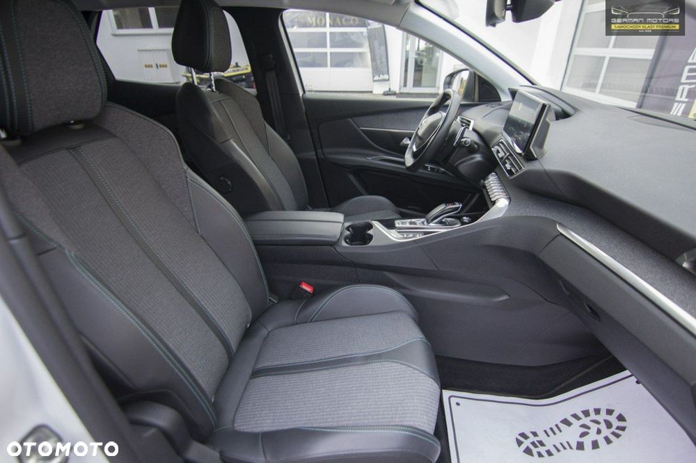 Peugeot 3008 Plug-In Hybrid 225 e-EAT8 Allure Pack - 29