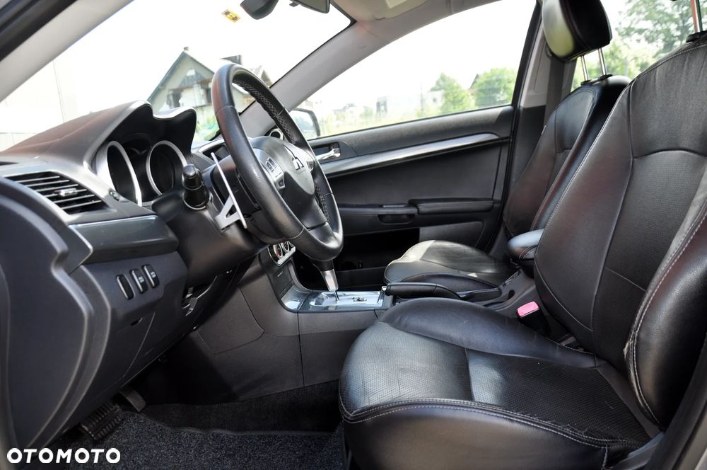 Mitsubishi Lancer 1.8 CVT Intense - 25