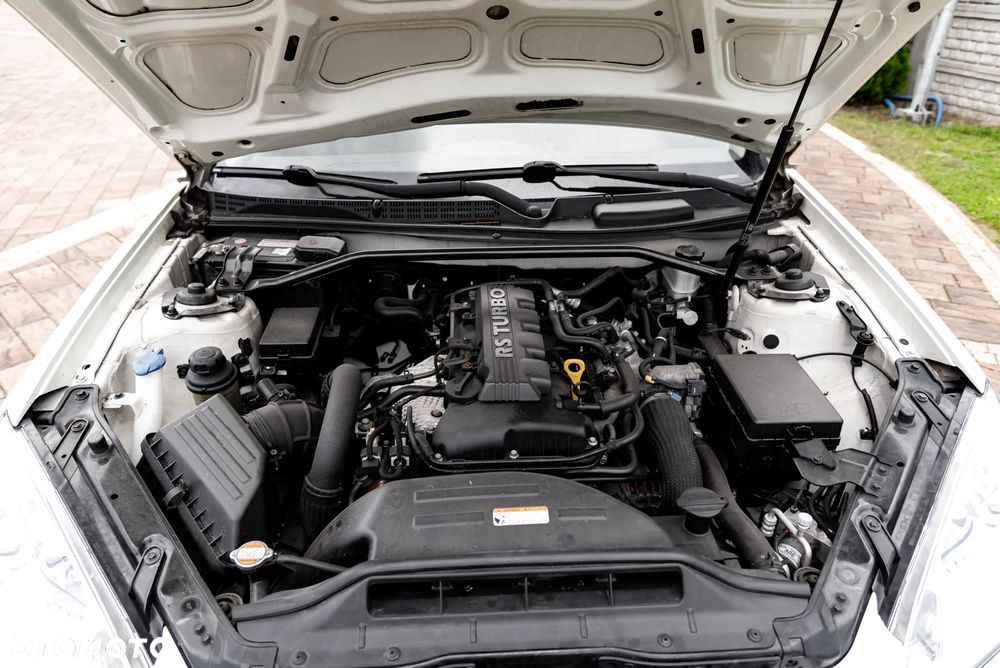 Hyundai Genesis Coupe 2.0 T - 36