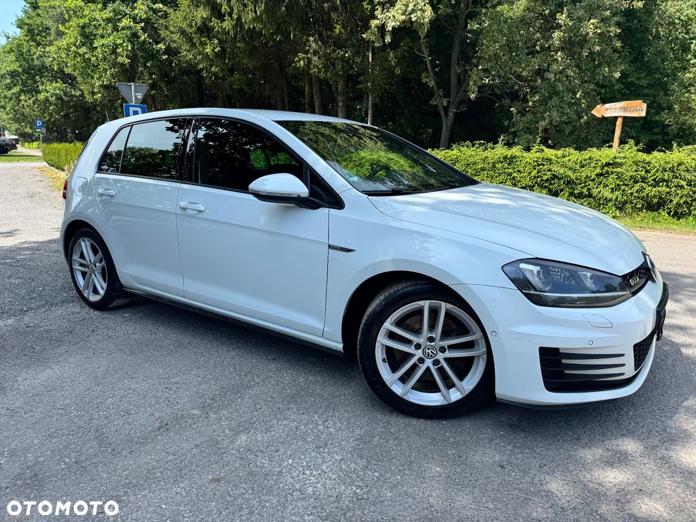 Volkswagen Golf 2.0 TDI BMT GTD - 2