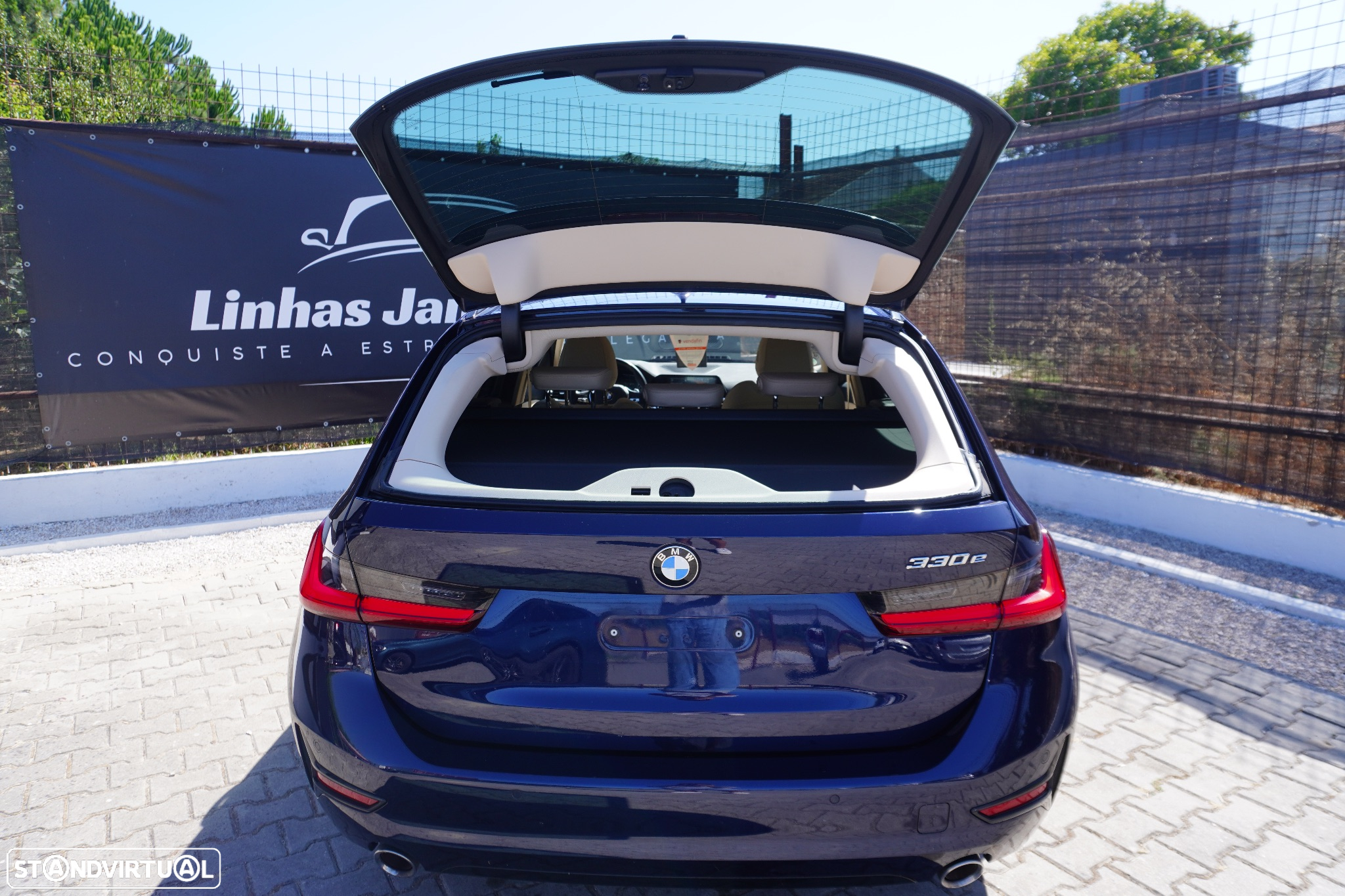 BMW 330 e Touring Line Sport Auto - 29