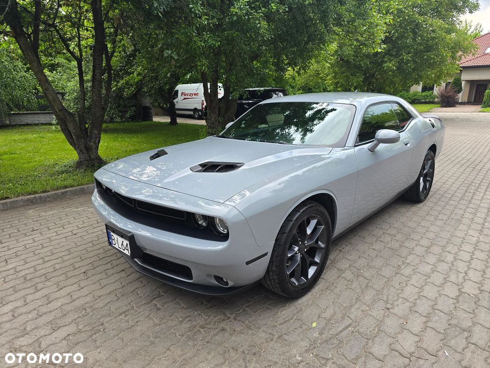 Dodge Challenger - 30