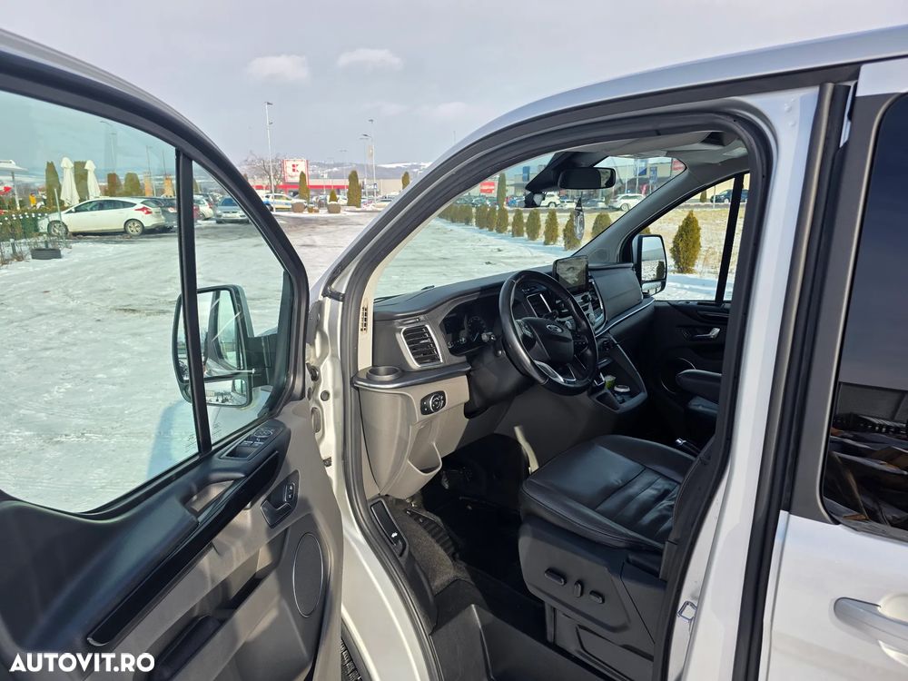 Ford Tourneo Custom Bus 320 2.0 EcoBlue 185 CP L2H1 Titanium X Aut. - 10