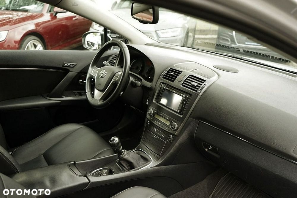 Toyota Avensis - 21