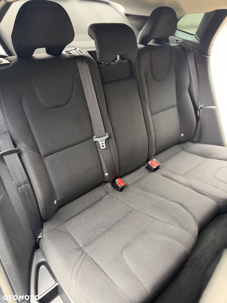 Volvo V40 T3 Momentum - 20