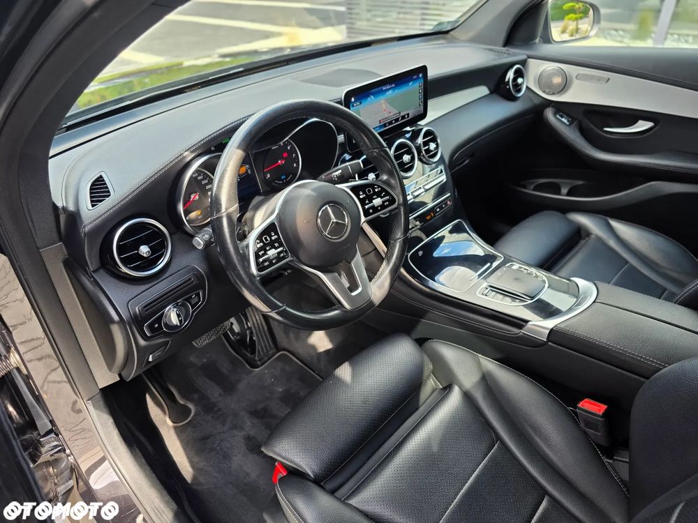 Mercedes-Benz GLC 200 4Matic 9G-TRONIC AMG Line - 17