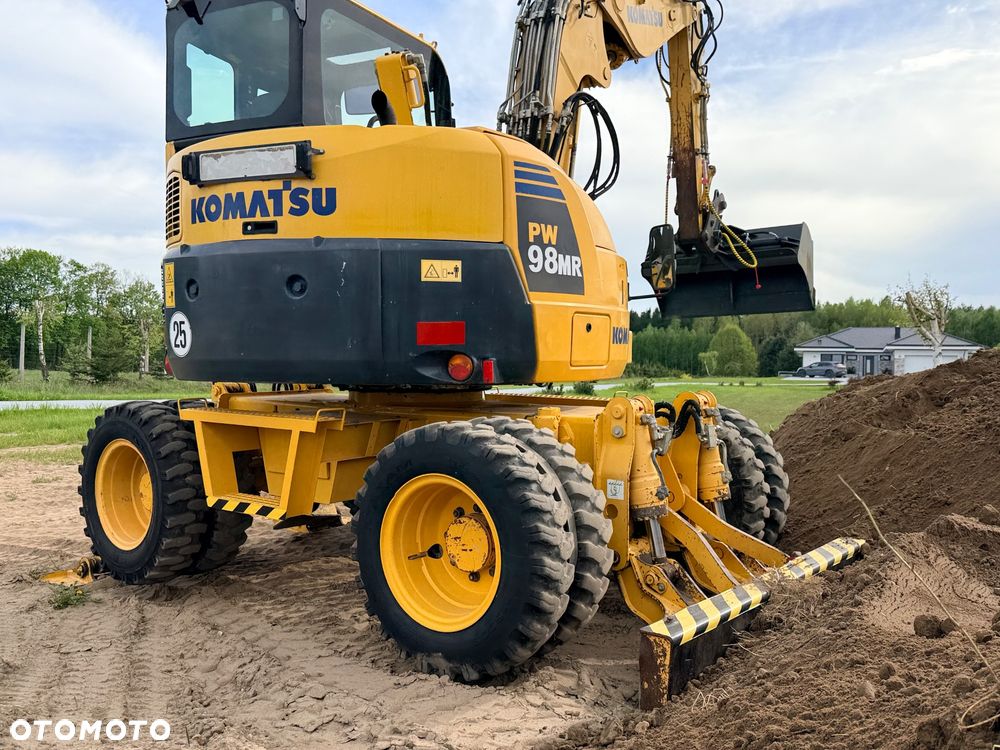 Komatsu 4x4x4 ramię łamane Koparka kołowa KOMATSU  PW98MR-8 10ton 4x4x4 ośki skrętne Ramię 3x łamane BEZ DPF i ADBLUE 4 cyl dodatkowe wyjścia hydr Pług Podpory 2012 szybka zwinna Prosto z importu 1 właściciel Cat TEREX Liebherr Wacker Pw 98 Mr 8 11 - 12