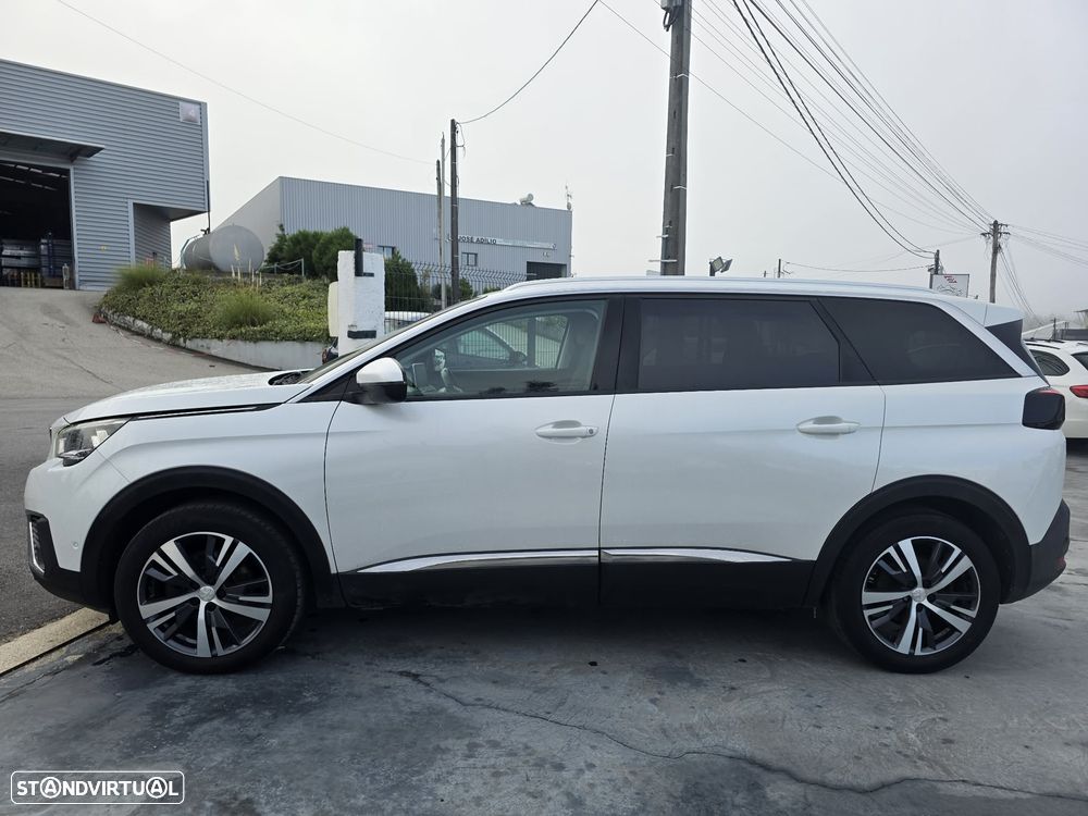 Peugeot 5008 2018 photo 2