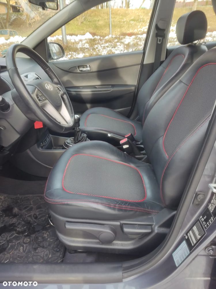 Hyundai i20 1.2 FIFA WM Edition - 15