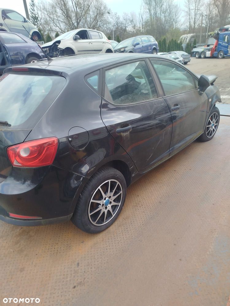 Seat Ibiza 4 na części. - 4