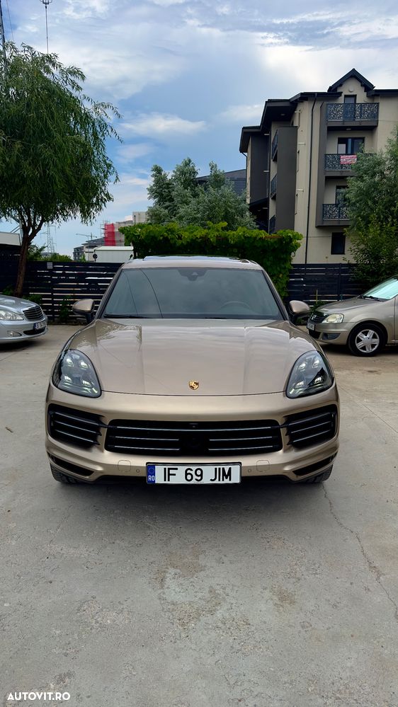 Porsche Cayenne - 1