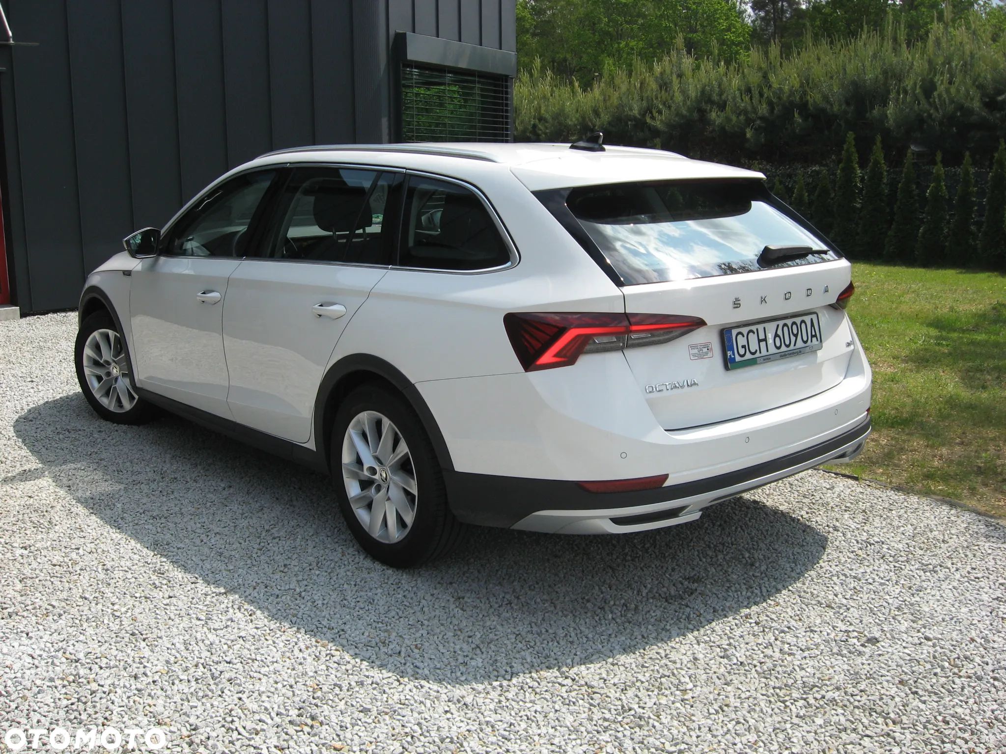 Skoda Octavia 2.0 TDI 4x4 Scout DSG - 1