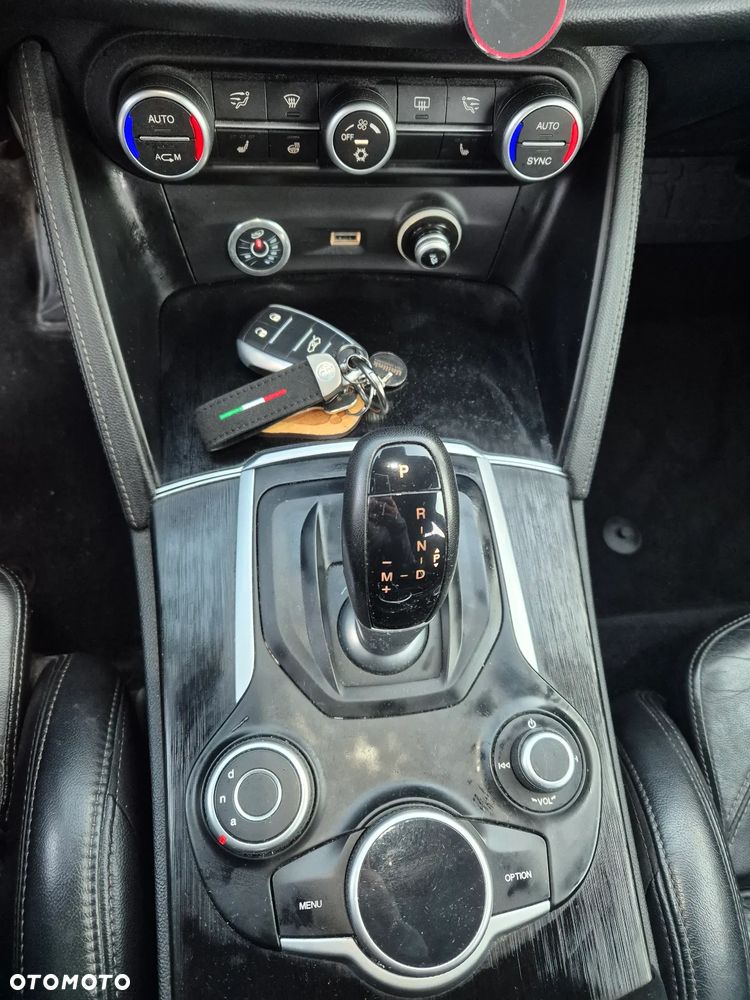 Alfa Romeo Stelvio 2.0 Turbo Executive Q4 - 11