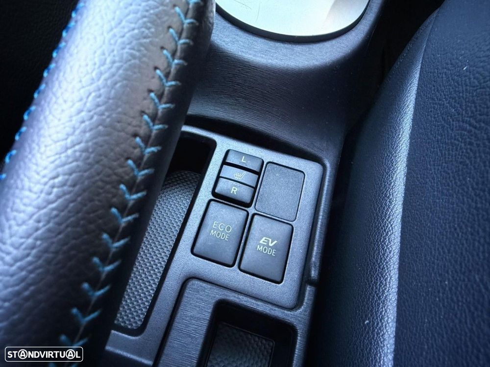 Toyota Yaris 1.5 HSD Comfort +P.Style+Navi - 25