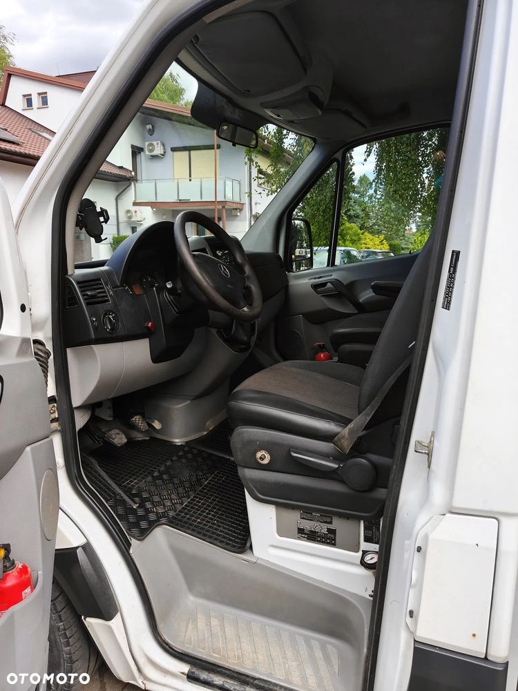 Mercedes-Benz Sprinter - 11