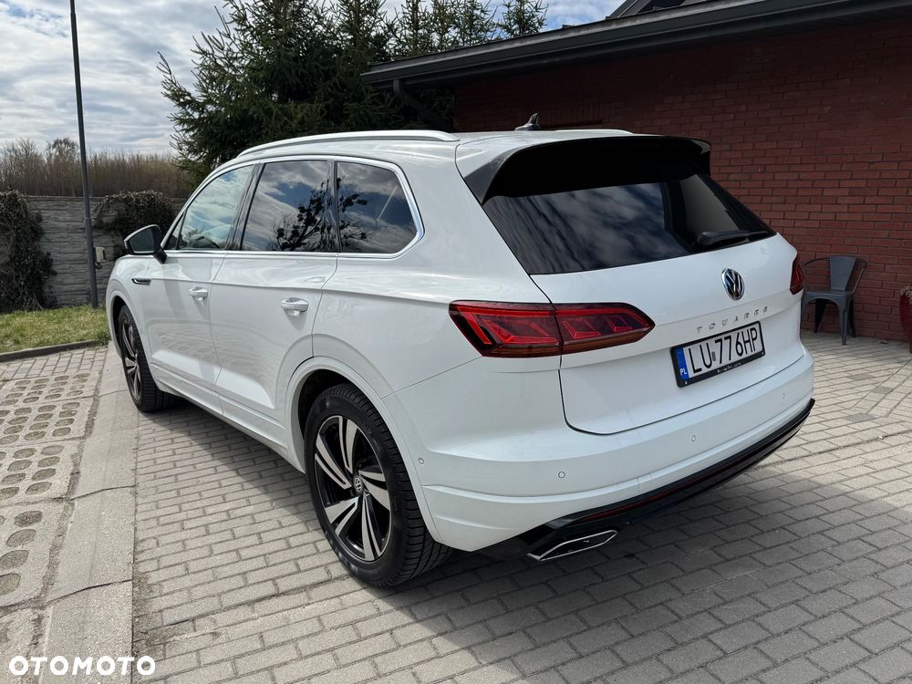 Volkswagen Touareg ver-3-0-v6-tdi-scr-4mot-r--line - 4