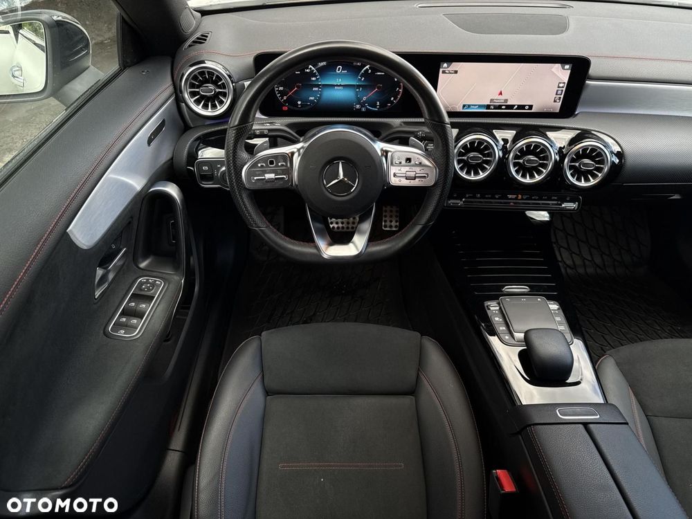 Mercedes-Benz CLA 200 7G-DCT AMG Line - 12