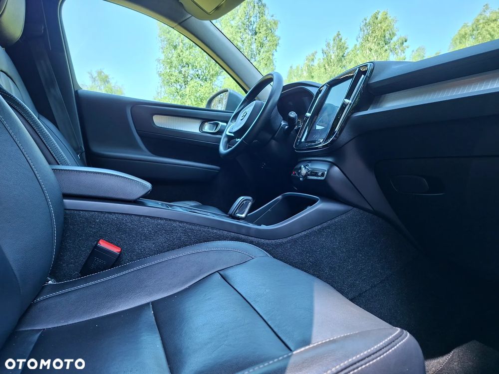 Volvo XC 40 D4 AWD Geartronic Momentum - 17