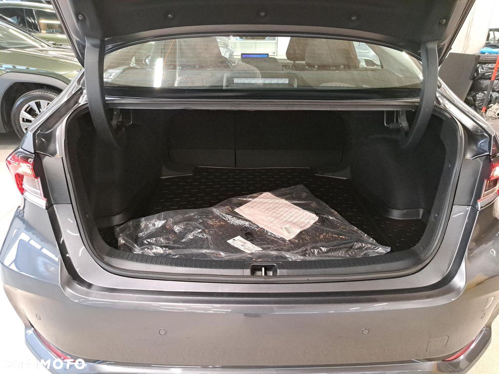Toyota Corolla 1.8 Hybrid Comfort - 13
