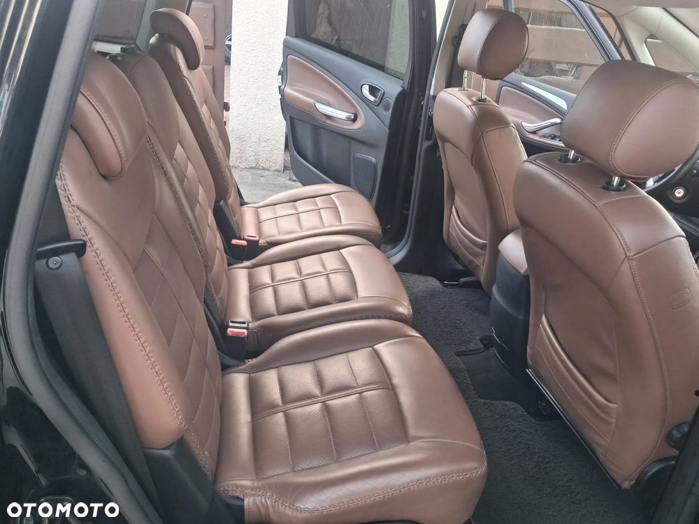 Ford S-Max - 21