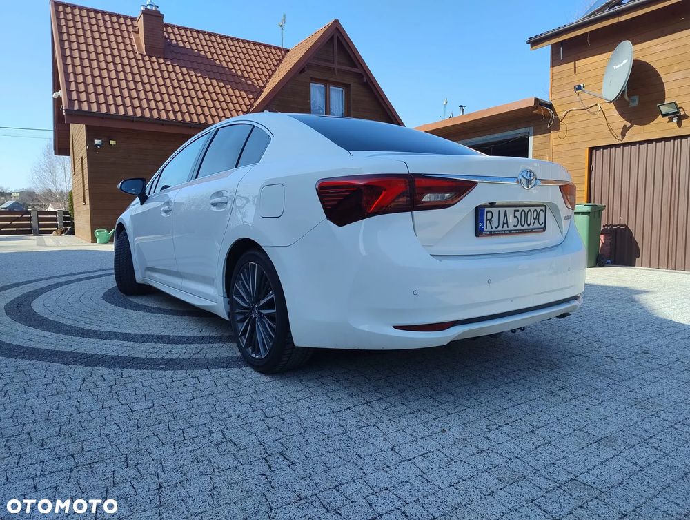 Toyota Avensis 2.0 D-4D Premium - 5