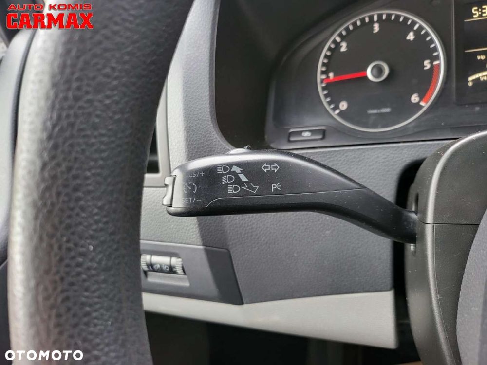 Volkswagen Caravelle - 13