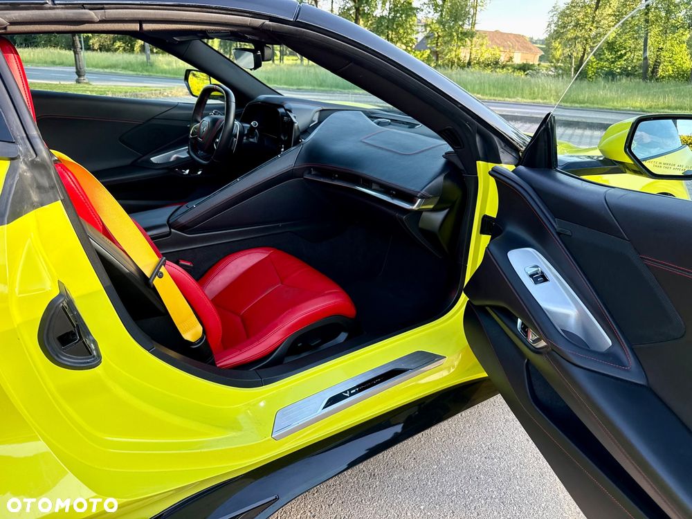Chevrolet Corvette - 11