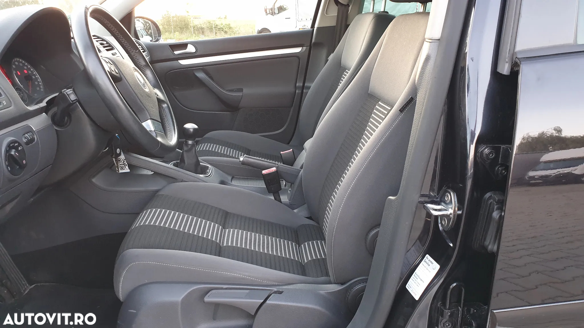 Volkswagen Golf 1.9 TDI DPF United BlueMotion - 7