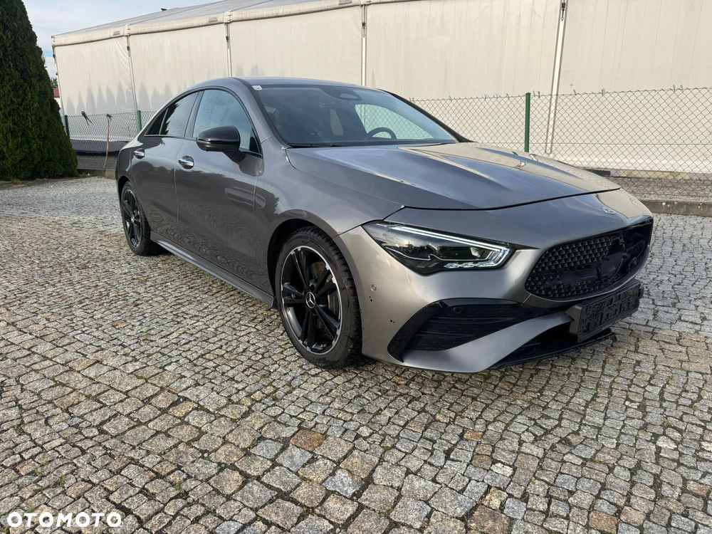 Mercedes-Benz CLA 200 d 8G-DCT AMG Line - 2