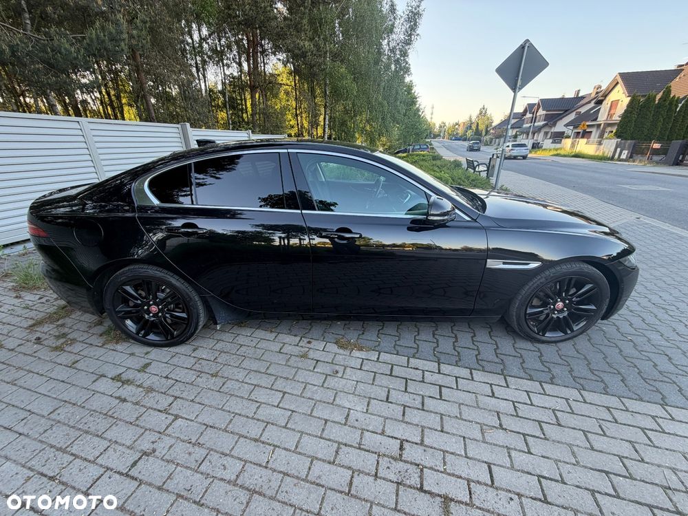 Jaguar XE - 7
