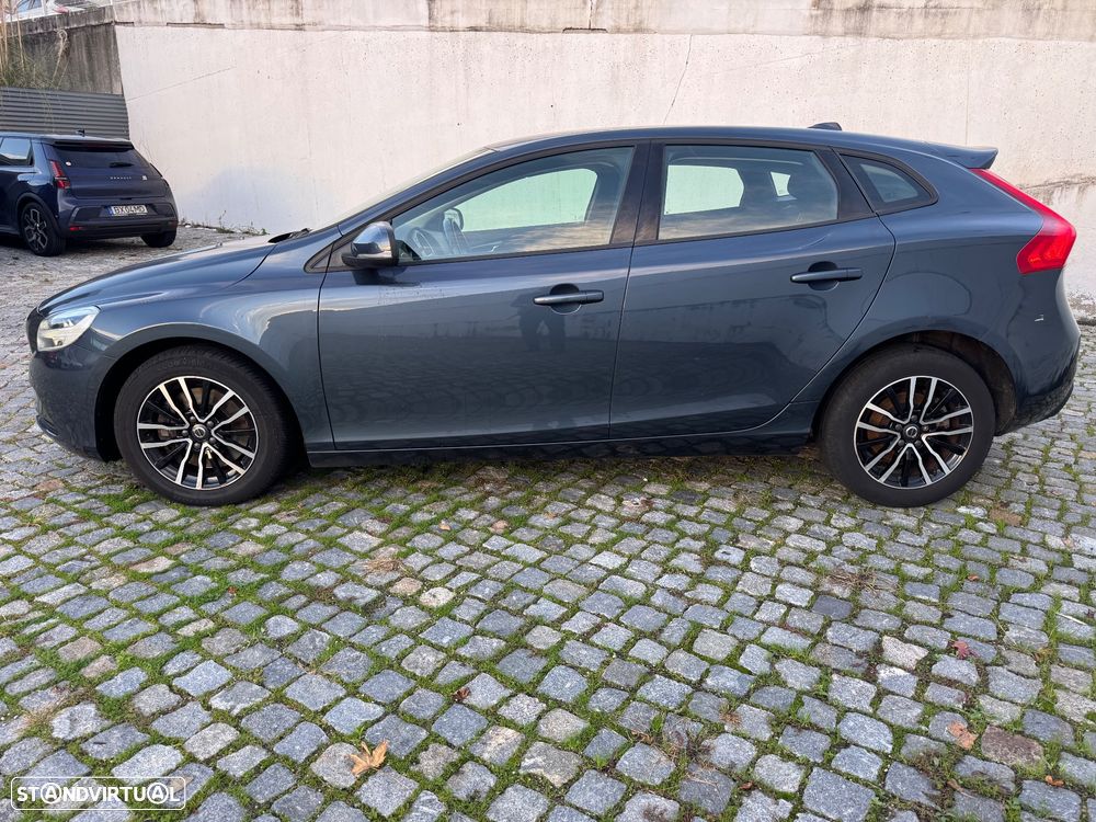 Volvo V40 2.0 D3 Momentum - 5