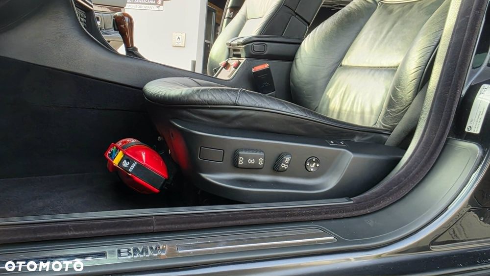 BMW Seria 7 750iL - 12